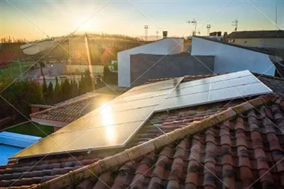 Η Ελλάδα εγκατέστησε 1,89 GW ηλιακής ισχύος το 2025 εν μέσω καθυστερήσεων στο...